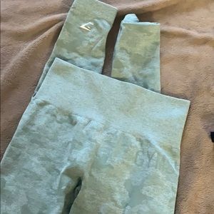 Green cameo leggings